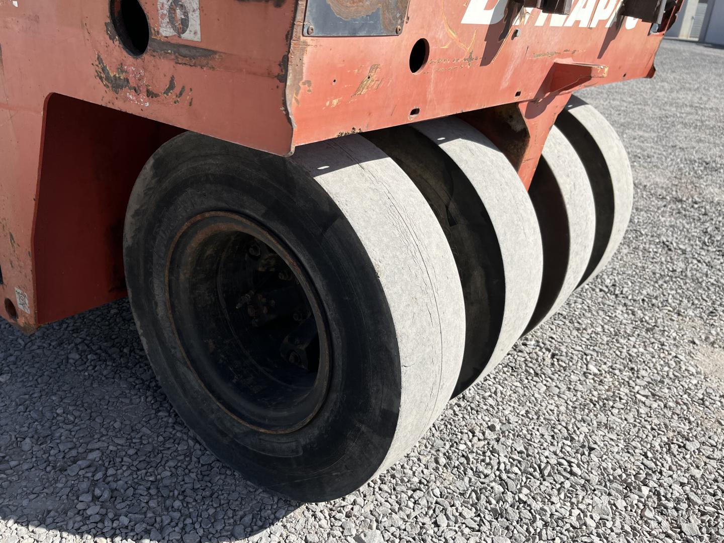 ./imagenes/INVOICE/2019/17352/COMPACTADOR NEUMATICO DYNAPAC CP142 (16).JPG